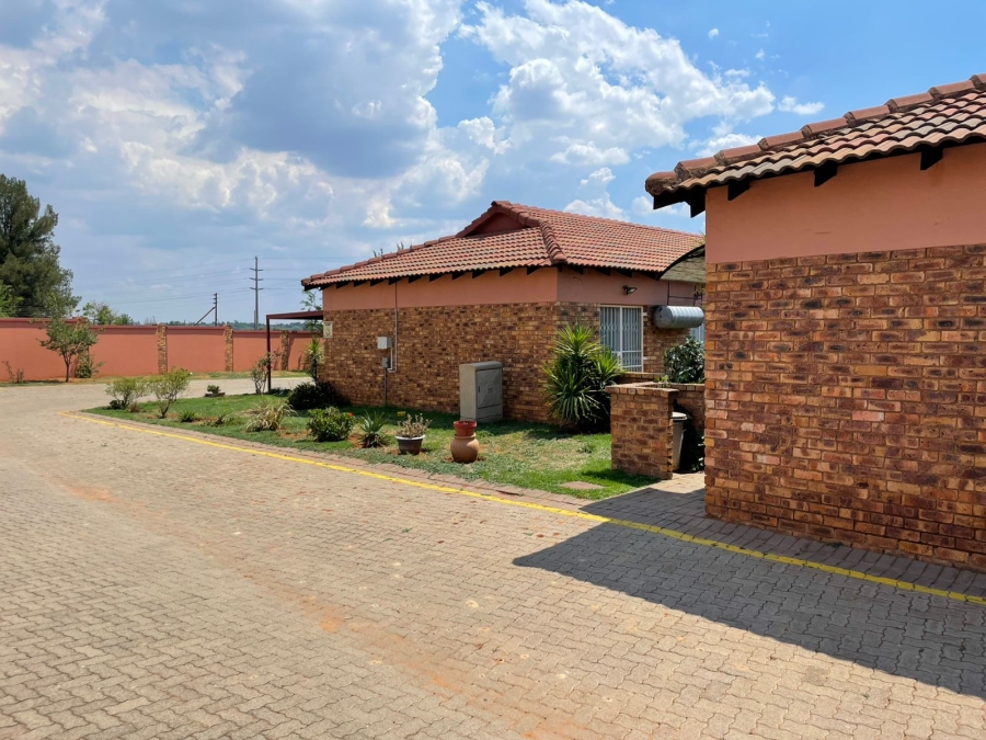 To Let 2 Bedroom Property for Rent in Vaalpark Free State